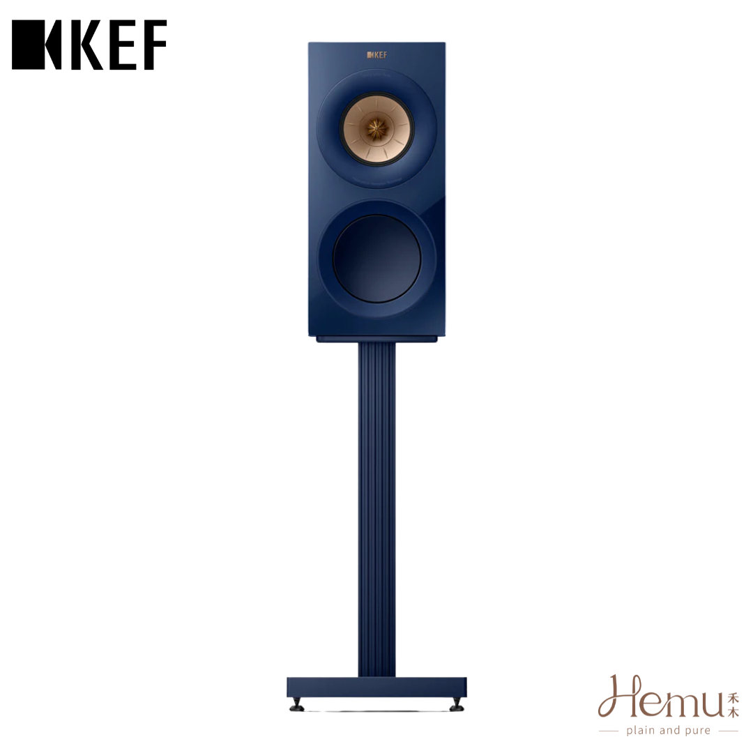 KEF R3 Meta 亮面靛藍特別版書架揚聲器正面,展現 Uni-Q 同軸共點技術