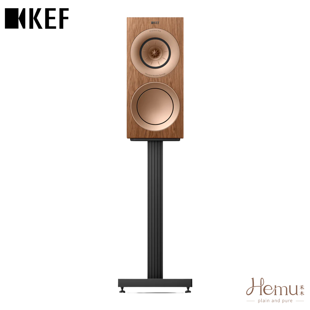 KEF R3 Meta 木紋色書架揚聲器正面,展現 Uni-Q 同軸共點技術