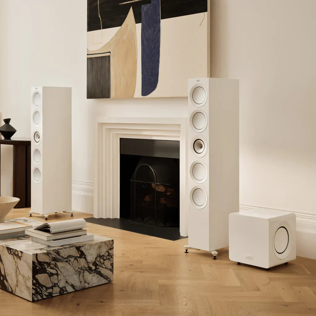 KEF KC62 KC92 Kube 系列超重低音選購指南封面 - KEF KC92 重低音喇叭展示